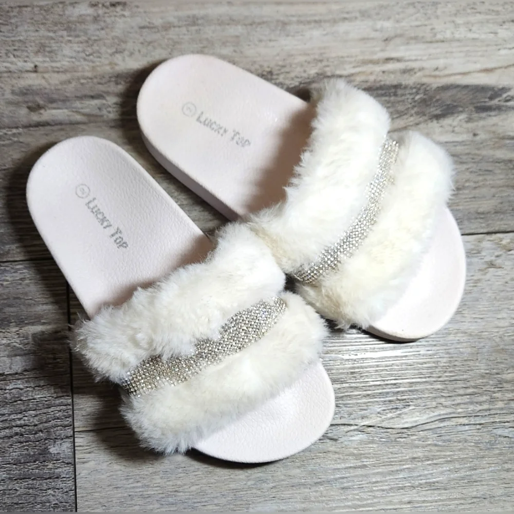 Lucky Top Girls Faux Fur Rhinestone Mosssy Slides- White